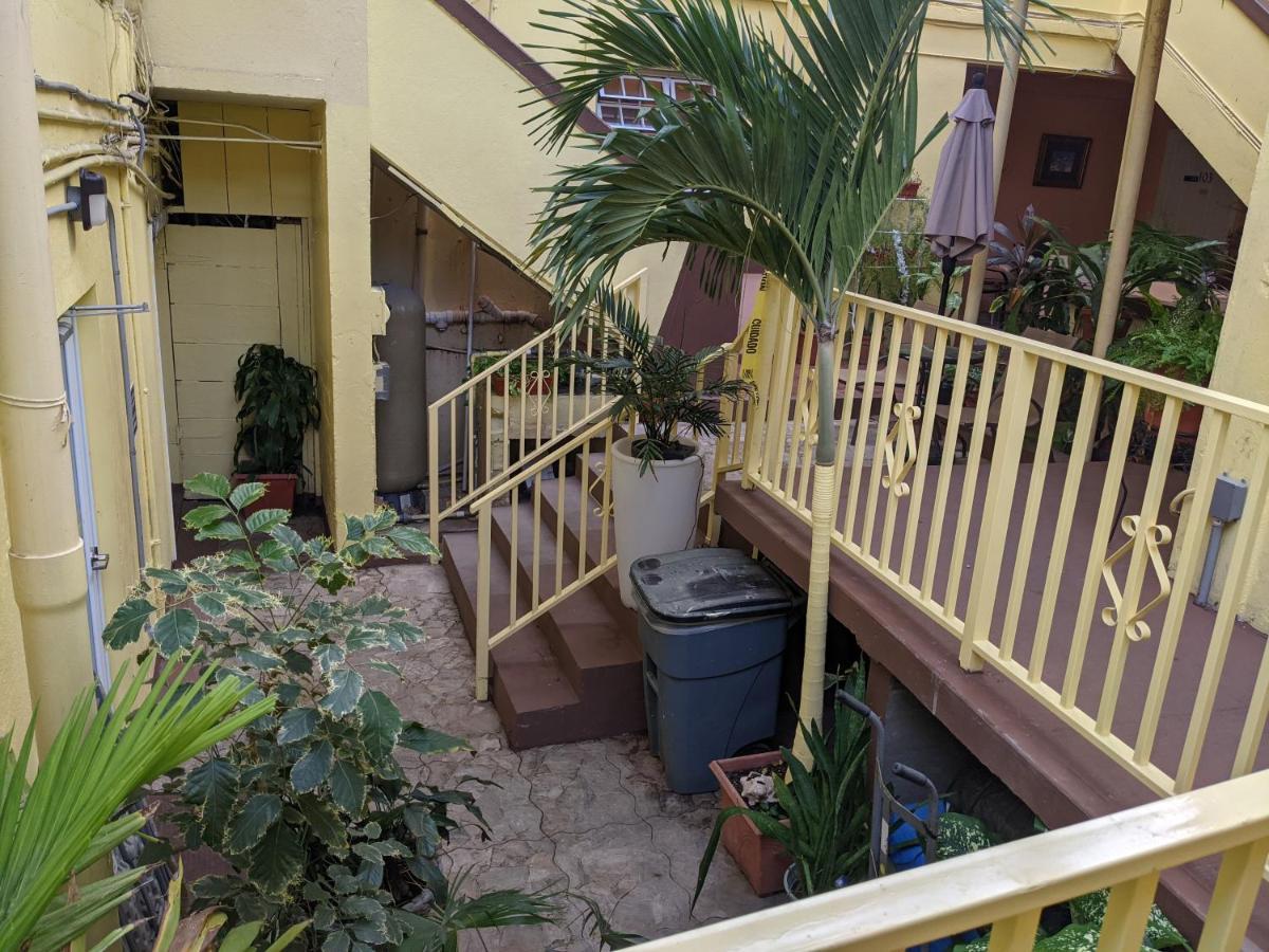 Midtown Guest House Charlotte Amalie Exteriör bild