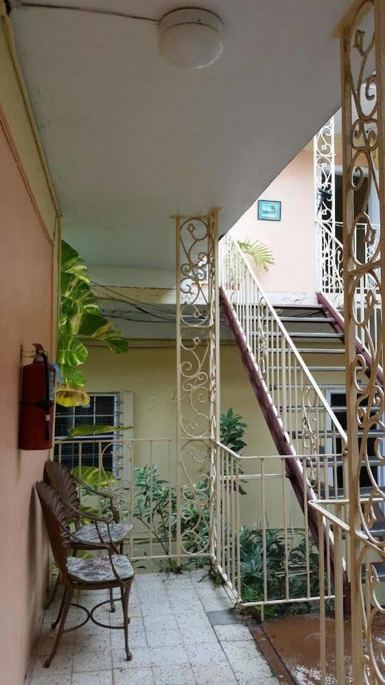 Midtown Guest House Charlotte Amalie Exteriör bild