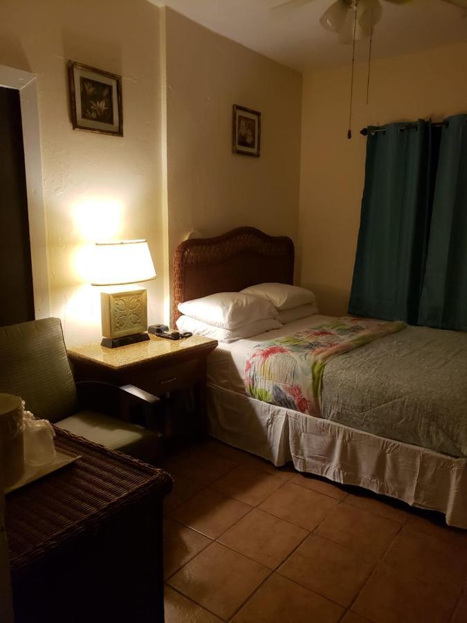 Midtown Guest House Charlotte Amalie Exteriör bild